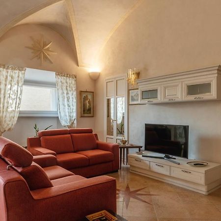 Palazzo Altieri Elegant Apartment Róma Kültér fotó