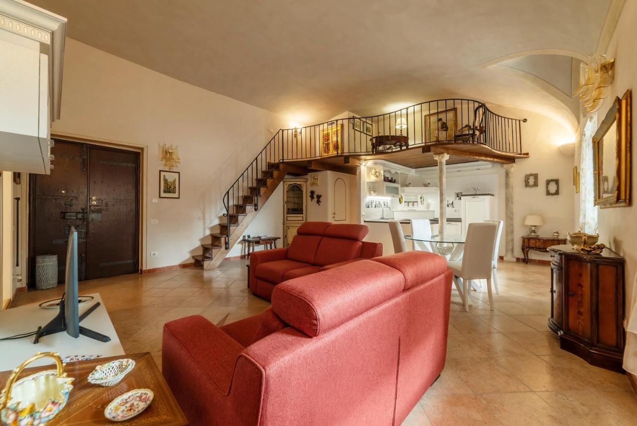Palazzo Altieri Elegant Apartment Róma Kültér fotó